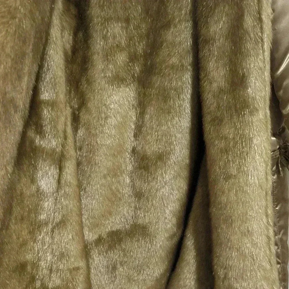 The Children’s Place Girl’s Reversible Coat Satin/ Faux Fur Sz. 10-12 - Picture 8 of 13